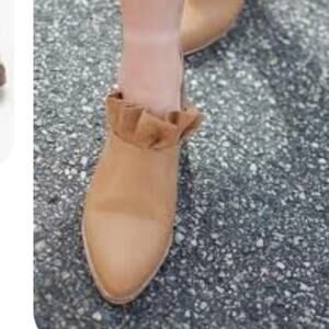 SOLE SOCIETY TAUPE RUFFLE BOOTIE SIZE 7.5M